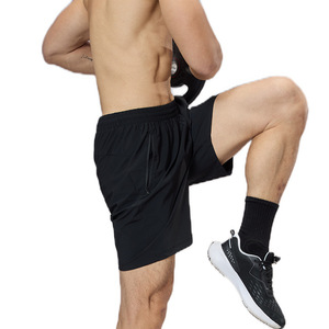 กางเกงกีฬาขาสั้นผู้ชาย แห้งเร็ว สีดำ โพลีเอสเตอร์ผสมสแปนเด็กซ์ สำหรับออกกำลังกาย วิ่ง ฤดูร้อน - Product Image 2