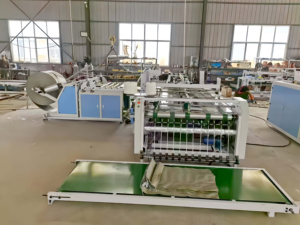 Fabricante de Máquinas para Bolsas Tejidas de PP en China, Precio de la Máquina de Corte y Cosido de Bolsas Tejidas de PP - Product Image 2