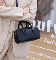 Sac à main français en cuir pour femme, petit, exclusif, sophistiqué, style bowling, sac oreiller, bandoulière, pochette à main, design élégant