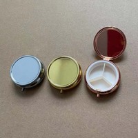 100 pièces Boîte à pilules ronde en métal avec logo personnalisé Prête à être expédiée Boîte à médicaments à 3 compartiments Boîte à pilules