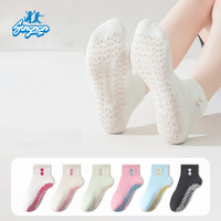 Chaussettes antidérapantes personnalisées à broderie sur mesure, design personnalisé, chaussettes à picots pour femmes, chaussettes de Pilates à la cheville, logo personnalisé, antidérapantes, prix usine