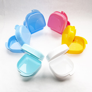 Boîte de rangement pour prothèses dentaires HUIYA, en plastique, grande ou moyenne taille, pour le soin des prothèses. - Product Image 5