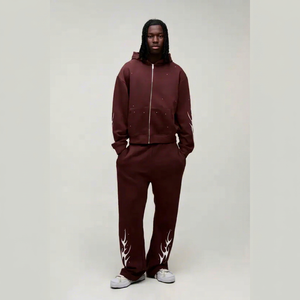 Conjunto Deportivo Unisex con Capucha Color Granate, Corte Holgado, Estilo Urbano, para Otoño, con Cierre de Cordón y Diseño con Letras Impresas - Product Image 1