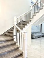 Nouvelle conception de garde-corps d'escalier en aluminium de luxe, art déco, escalier intérieur de villa, décoration de la maison