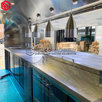 Remorque de restauration avec cuisine mobile Logos personnalisés et conceptions d'autocollants professionnels pour camion de barbecue de remorque d'affaires de cuisine de rue