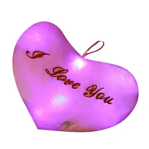 공장 판매 다채로운 발렌타인 선물 밝은 빛 베개 장식 깜박이 LED 빛 쿠션 플러시 웃는 베개 쿠션