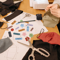 Étiquettes en cuir personnalisées faites à la main en daim, en fibre ultra-fine, en PU gaufré, de formes multiples, pour chapeaux, jeans, sacs, cadeaux et vêtements