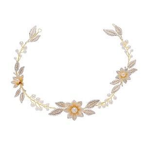 Fascia da sposa e orecchino Set di ornamenti per la testa di donne fatte a mano da ragazza Tiara fiore per capelli - Product Image 5