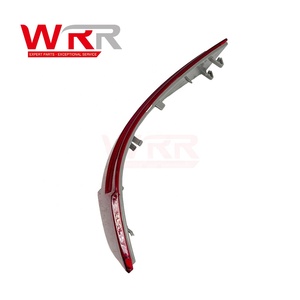 1648201174 1648201274 Lentille réflectrice rouge montée sur le pare-chocs pour Benz W164 ML350 ML550 Système d'éclairage automobile Durable Avertisseur arrière - Product Image 4
