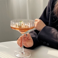 Logo personnalisé luxe Transparent côtelé coupe champagne verres à vin ensemble verre ceinture rayé gobelets tasse