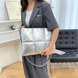 Funda Protectora para Laptop de 15.6 Pulgadas con Cierre, Acolchada, con Correa Cruzada para el Hombro, para <span class=keywords><strong>Mujer</strong></span> - Product Image 1