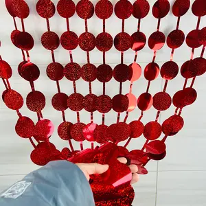Фольгированные шторы с кисточками в форме сердца