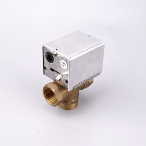 Válvula Angular Eléctrica de 1 Pulgada de Latón con Reinicio por Corte de Energía para Sistemas de Agua y HVAC - Product Image 3