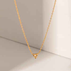 Exquisito collar de diamantes de acero inoxidable chapado en oro de 18 quilates circonita cúbica corazón Cham delicado pequeño collar bonito para mujer - Product Image 5