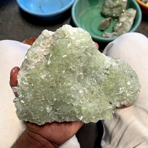 Racimo de Apofilita Verde, Cristal Natural, Espécimen de Piedra Preciosa, Mineral Decorativo Elegante para Regalo o Colección - Product Image 6