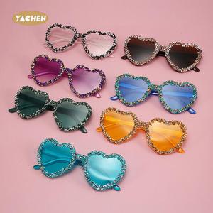Yachen nouveauté lunettes de soleil en cristal étincelant en forme de coeur lunettes de fête pour femmes filles lunettes de fête - Product Image 6