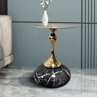 Table d'appoint ronde PurelyFeel de style italien de luxe léger, avec éléments en acier inoxydable, pour salon ou chambre à coucher