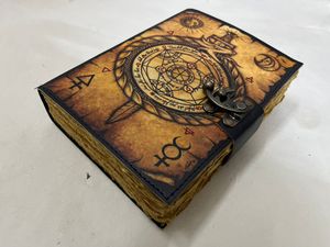 Cuaderno de Cuero con Diseño de Calavera de Cuervo Gótico 5x7, Grimoire de Hechizos de Brujería para Halloween, Regalo para Hombres, Cuaderno Promocional - Product Image 4