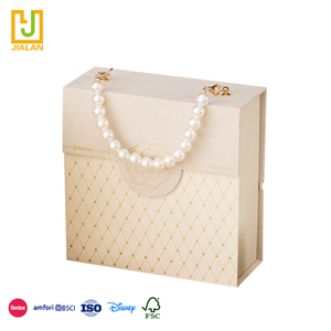 Hộp Quà Tặng Khách Mời Đám Cưới Chất Liệu Flannel Cao Quý Và Thanh Lịch Màu Trắng Dịch Vụ Tốt Nhất Trực Tuyến - Product Image 1