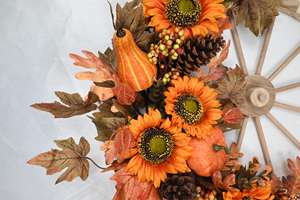 Good Quality Autumn <b>Halloween</b> <b>Decorative</b> Flowers Wreath 24inch <b>Halloween</b> Pumpkin Wreath for <b>Front</b> <b>Door</b> - Product Image 3