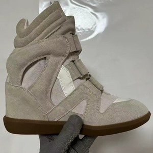Zapatillas de cuña oculta para mujer, de caña alta, informales, con parte superior de cuero de ante negro, suela de goma, diseño con cinta mágica, cálidas y con aumento de altura - Product Image 1
