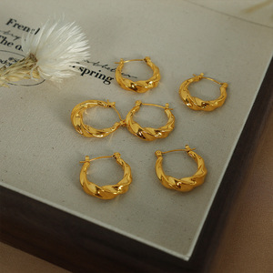 Pendientes de Aro Trenzados, Chapados en Oro de 18k, Aleación de Zinc, Diseño Geométrico, Joyería de Moda - Product Image 3