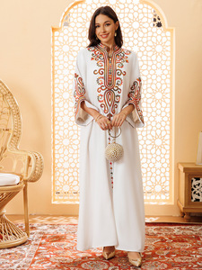 Abayas Elegantes Nuevas con Bordado de Flores, Manga Larga, Cuello en V, Largo hasta el Tobillo, para Mujeres Musulmanas, Tallas Grandes, en Oferta - Product Image 4