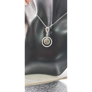 Collier pendentif Lavalier cercle de diamants Jewelspaark 1,27 carat taille brillant couleur G plaqué rhodium argent sterling 925 pour femme - Product Image 3