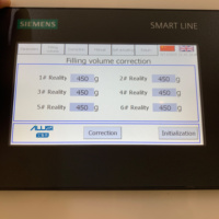 Machine de remplissage pneumatique entièrement automatique à 6 têtes avec conception anticorrosion et pompe pour le remplissage de bouteilles en plastique de liquide blanchissant