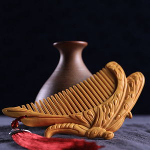 Peine Gua Sha de Dientes Anchos con Logotipo Personalizado, Peine de Madera Chino Tradicional Tallado a <span class=keywords><strong>Mano</strong></span> para Mujer, Peine Hecho a <span class=keywords><strong>Mano</strong></span> Único <span class=keywords><strong>y</strong></span> Elegante - Product Image 2