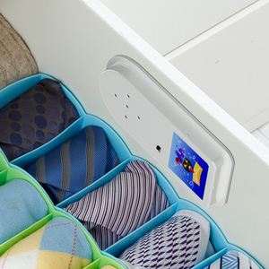 Yenilik elektronik kriket cıvıltı gürültü yapımcısı rastgele pil Home hediye ev sineması kullanımı için gizli şaka oyuncak