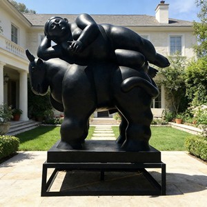 Personnalisez la célèbre sculpture en cuivre de <span class=keywords><strong>Fernando</strong></span> Botero, Femme obèse montant à cheval, utilisant la technique de coulée pour la décoration artistique extérieure de Noël - Product Image 4