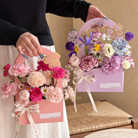 Boîte à fleurs avec poignée en forme d'arche, papillon en feuille d'or 3D, « Juste pour toi », papier pastel gaufré, emballage cadeau pour mariage ou fête