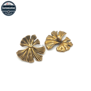 Bán buôn kim loại mới hợp kim khóa Ginkgo lá kết cấu flatback Phong cách tay may kỹ thuật mạ thời trang từ sáng tạo - Product Image 2