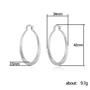 Orecchini a Cerchio Grandi Minimalisti, Gioielli Semplici e Lucidi dal Design Audace per Donne - Product Image 3