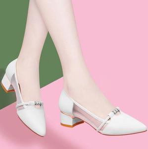Chaussures en cuir à <span class=keywords><strong>talon</strong></span> épais et bout pointu pour femmes, style européen et américain, mocassins confortables, chaussures de ville, Nouveauté 2026 - Product Image 2