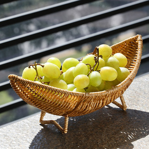 Corbeilles à fruits créatives en rotin écologique, plateaux de service modernes en forme de croissant pour la maison - Product Image 3