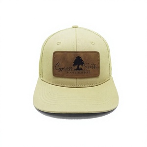 Casquette de camionneur pour adulte à 6 panneaux avec patch en cuir personnalisé et dos en maille confortable, idéale pour les activités de plein air et le style décontracté, fabriquée dans une usine au Vietnam - Product Image 1