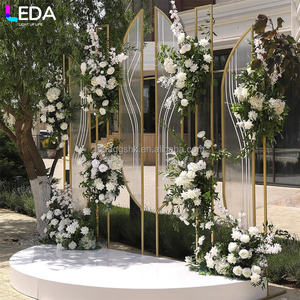 โรงงานผลิตอุปกรณ์ตกแต่งงานแต่งงาน LEDA ขายตรง ชุดฉากหลังโลหะสีทองสไตล์โมเดิร์นสำหรับงานกลางแจ้ง - Product Image 2