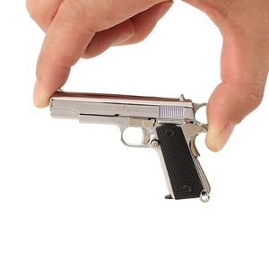 Llavero de pistola con mango de plástico realista, llavero de pistola 1911, modelo de pistola de Metal, llavero con forma de Mini pistola, pistola de juguete de Metal para adultos - Product Image 2