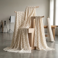 Tissu en ruban brodé ajouré respirant, petit et exquis, en poly/nylon, pour la production de vêtements féminins