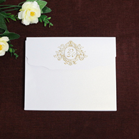 Élégante boîte de livret d'invitation de mariage en carton rigide blanc avec pochette pour carte RSVP pour ensemble de papeterie de mariage
