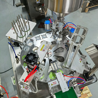 Machine automatique de remplissage et d'emballage de crème glacée, machine de remplissage et d'emballage de coupes de crème glacée, machine de remplissage et d'emballage de cornets de crème glacée