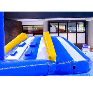 Parcours de course aquatique gonflable avec toboggan, piste d'aventure gonflable haute capacité pour piscines et centres de villégiature - Product Image 6