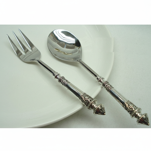 Ensemble de couverts élégants faits à la main pour les restaurants et les hôtels à un prix très abordable avec des revêtements argentés de forme et de taille personnalisées - Product Image 1