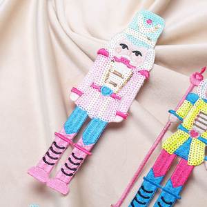 Patch brodé personnalisé grand format à thermocoller avec sequins - Product Image 3