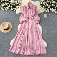 Robe longue décontractée pour femme, élégante, avec empiècements en dentelle, manches longues, coupe trapèze, ceinture, col à revers et boutonnage, idéale pour le quotidien