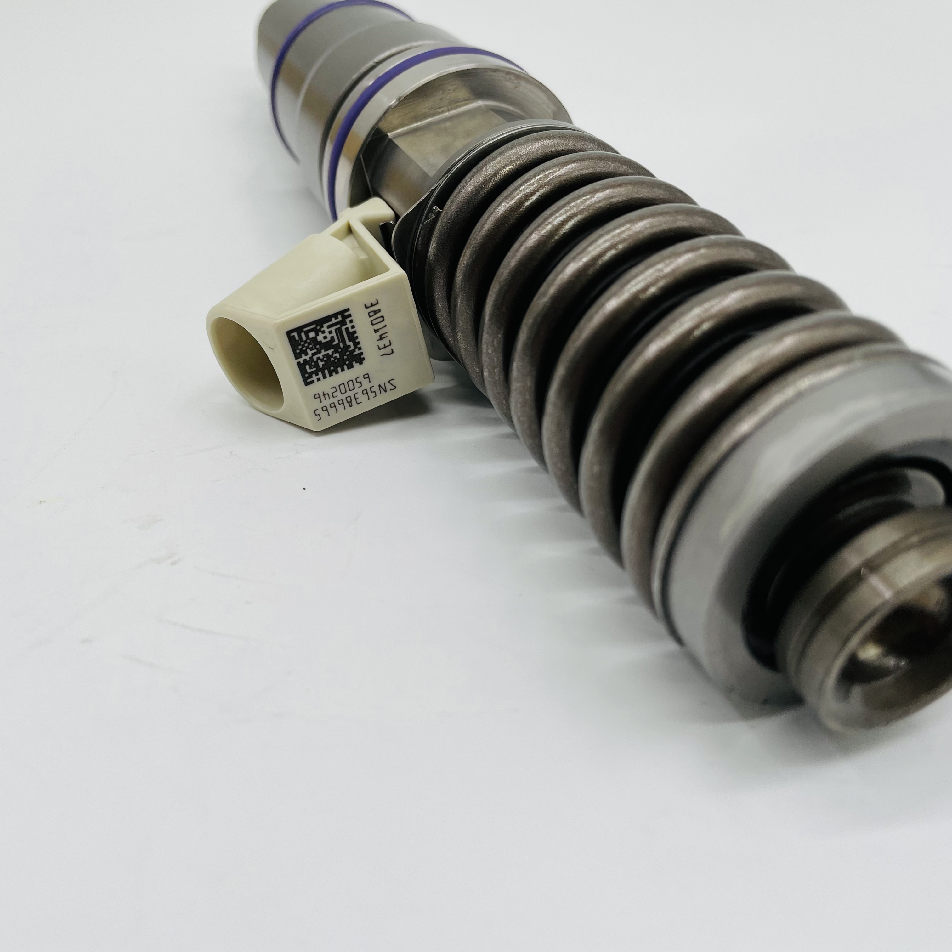 Remanufactured Common Rail Fuel Injector Assembly 3801437 BEBE4C13001 for VOLVO D12 BUS