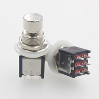 Interrupteur à pédale en plastique CHAOYI PBS-24-202SP DPDT (2PDT) ON-ON PCB 6 broches à verrouillage pour pédales d'effets de guitare avec LED 250VAC 2A IP40