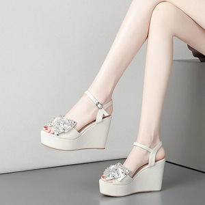 รองเท้าโลฟเฟอร์หนังพื้นนิ่มพรีเมียม สไตล์เจ้าสาว สวมใส่ง่าย แฟชั่นมาแรงปี 2026 ฤดูร้อน-ใบไม้ร่วง สไตล์ฝรั่งเศส แมรี่เจน ส้นสูงลำลอง - Product Image 5